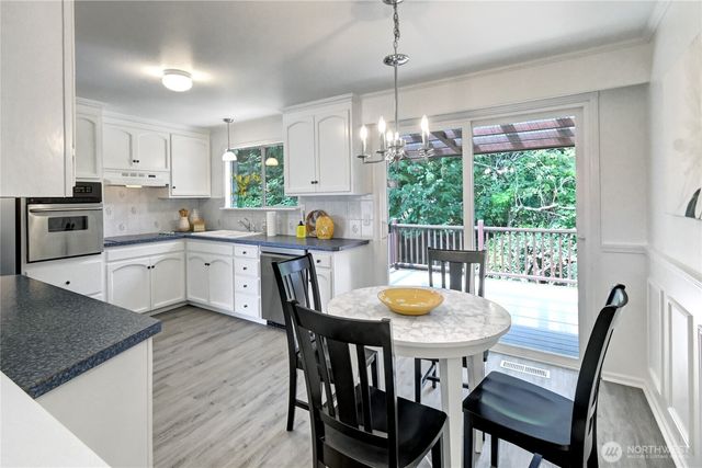 22105 78th Place W, Edmonds, WA 98026