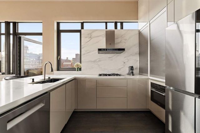17 Convent Ave Ph B, New York City, NY 10027