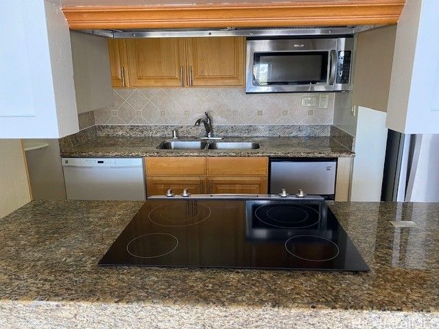 1535 Pensacola Street 602, Honolulu, HI 96822