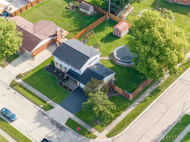 7600 Stonecrest Drive, Huber Heights, OH 45424