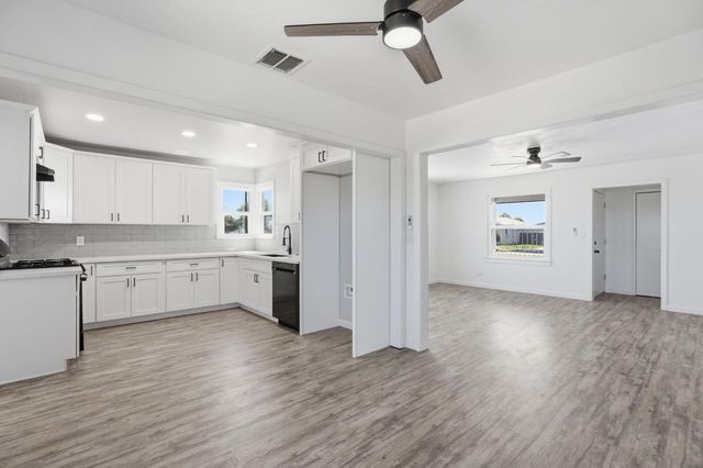 112 E Jefferson Avenue, Fresno, CA 93706