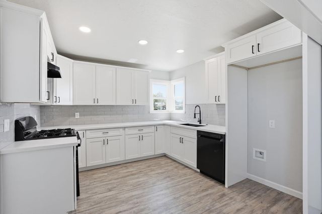 112 E Jefferson Avenue, Fresno, CA 93706