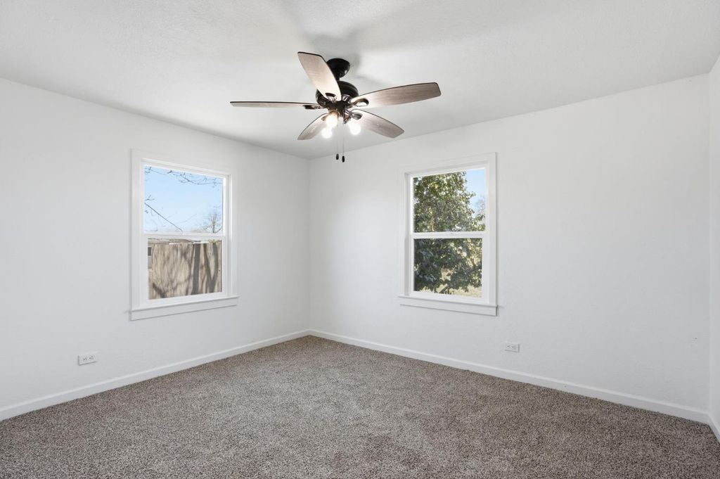 Image 22 of property listing at 112 E Jefferson Avenue, Fresno, CA 93706