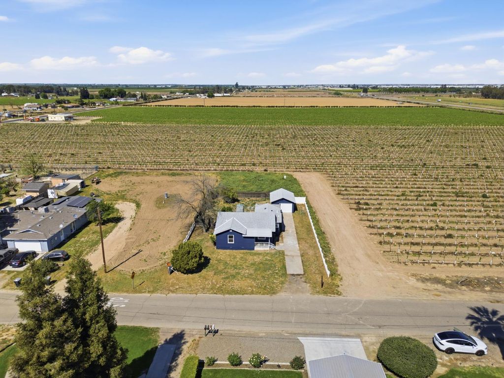 Image 30 of property listing at 112 E Jefferson Avenue, Fresno, CA 93706