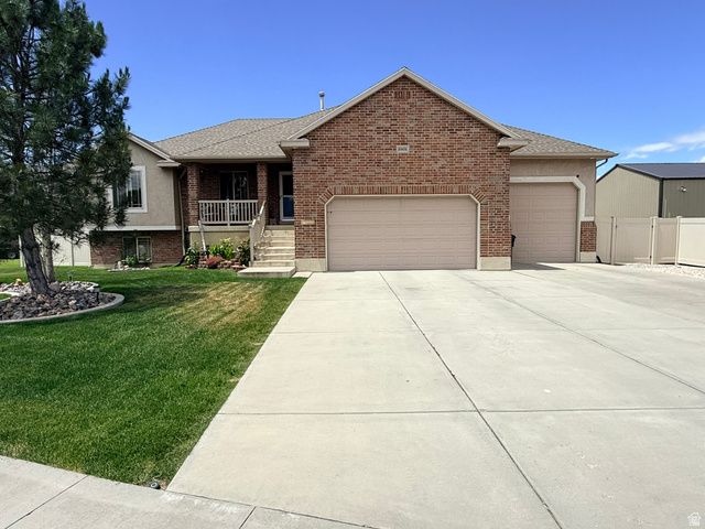 2801 N 2575 W, Farr West, UT 84404