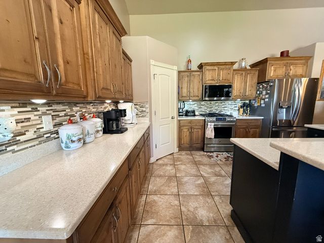 2801 N 2575 W, Farr West, UT 84404