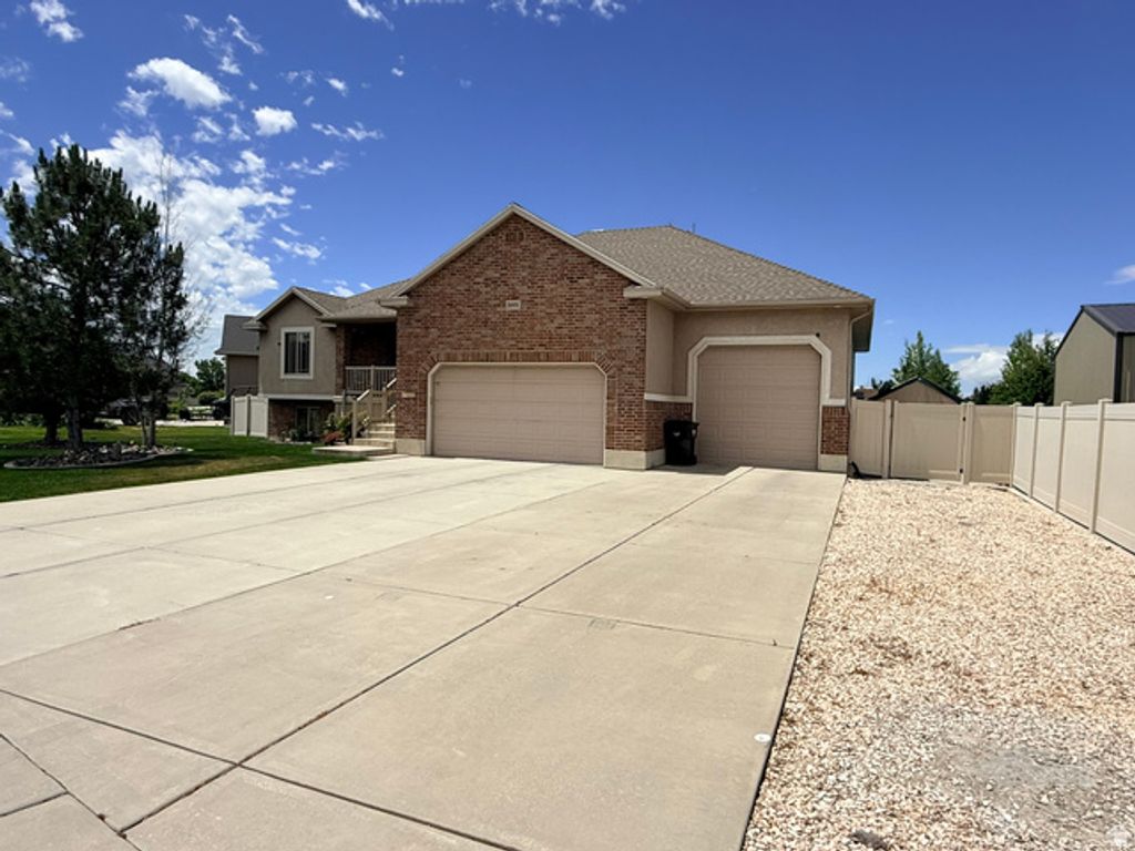 2801 N 2575 W, Farr West, UT 84404