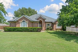 1800 E Brookhaven Drive, Fayetteville, AR 72703