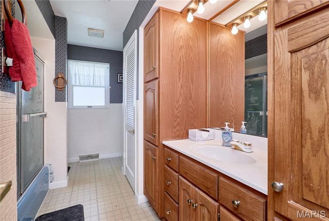 339 White Road, Hawk Point, MO 63349