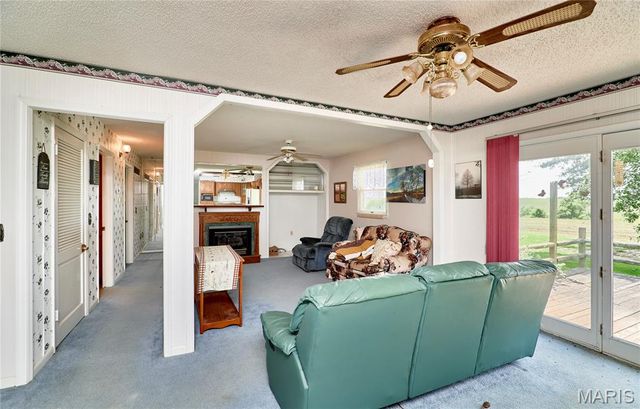 339 White Road, Hawk Point, MO 63349