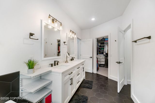 16370 Ocean View Drive, Juneau, AK 99801