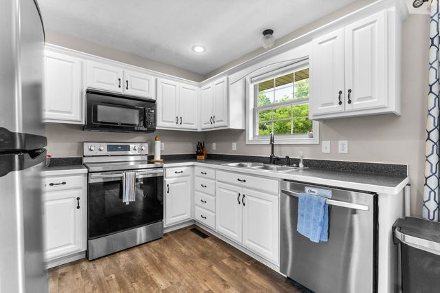 3690 W Erie Street, Springfield, MO 65807
