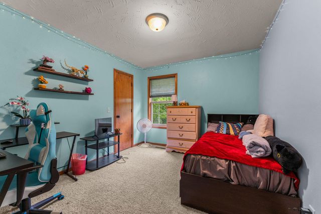 3690 W Erie Street, Springfield, MO 65807