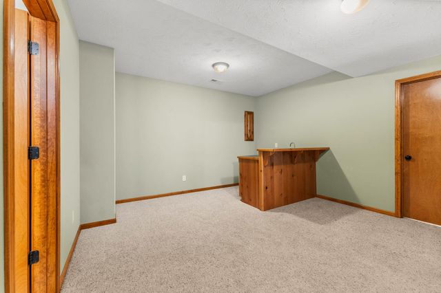 3690 W Erie Street, Springfield, MO 65807