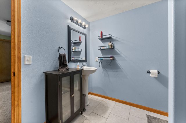 3690 W Erie Street, Springfield, MO 65807