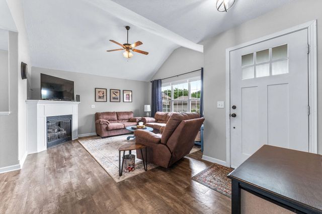 3690 W Erie Street, Springfield, MO 65807