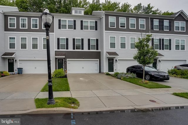 104 LEVIS DR, Mount Holly, NJ 08060