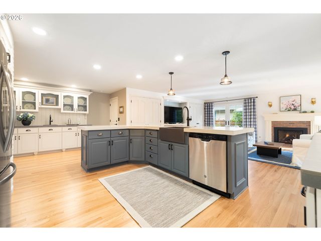 1820 Nw ARCADIA Ct, Beaverton, OR 97006