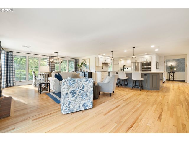 1820 Nw ARCADIA Ct, Beaverton, OR 97006
