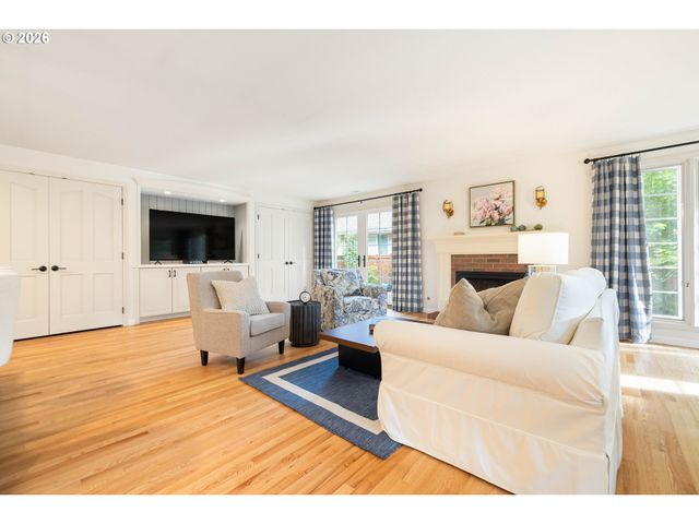 1820 Nw ARCADIA Ct, Beaverton, OR 97006