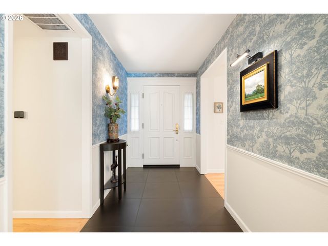 1820 Nw ARCADIA Ct, Beaverton, OR 97006
