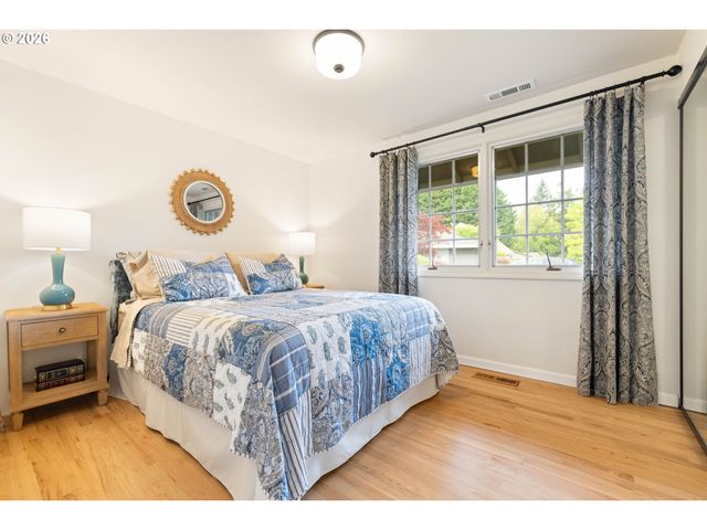 1820 Nw ARCADIA Ct, Beaverton, OR 97006