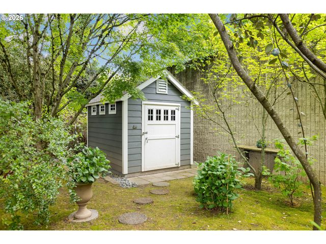 1820 Nw ARCADIA Ct, Beaverton, OR 97006