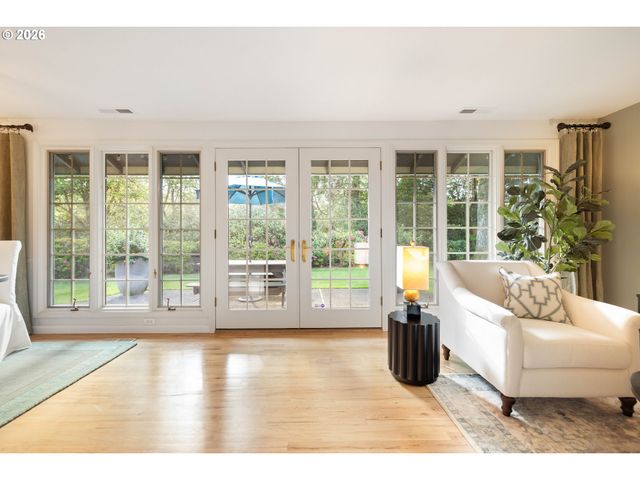 1820 Nw ARCADIA Ct, Beaverton, OR 97006