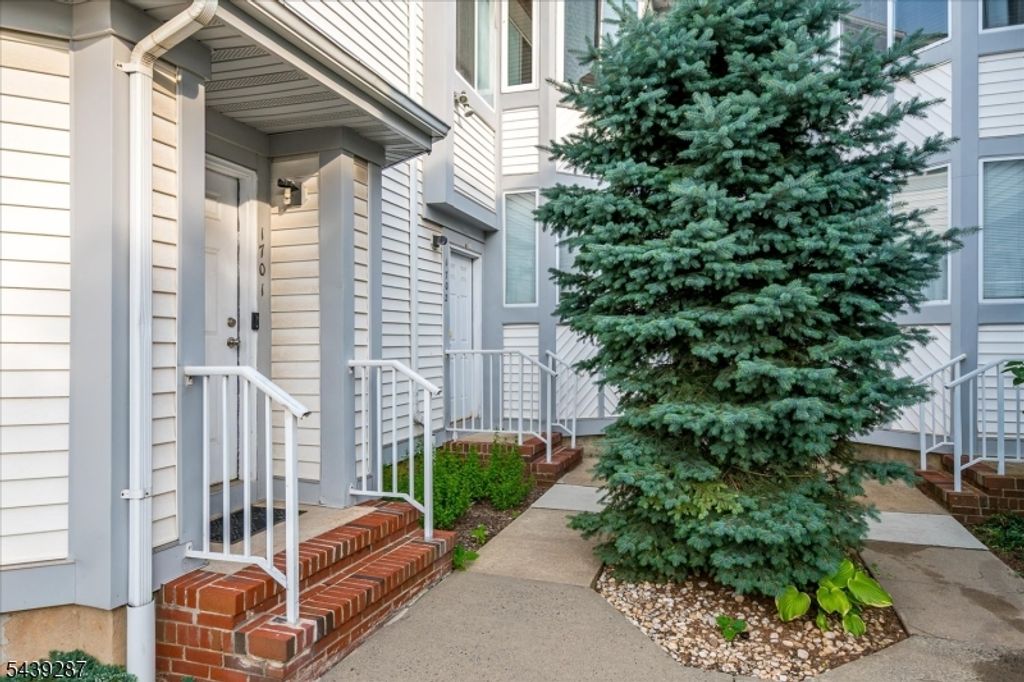 1702 Amanda Ct, Piscataway Twp., NJ 08854