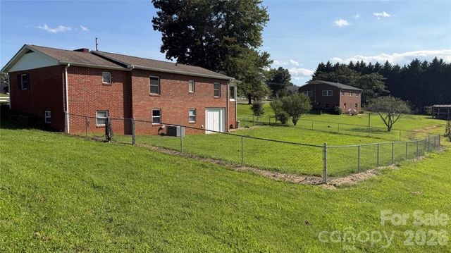 2372 Jamestown Road, Morganton, NC 28655