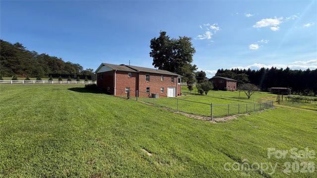 2372 Jamestown Road, Morganton, NC 28655