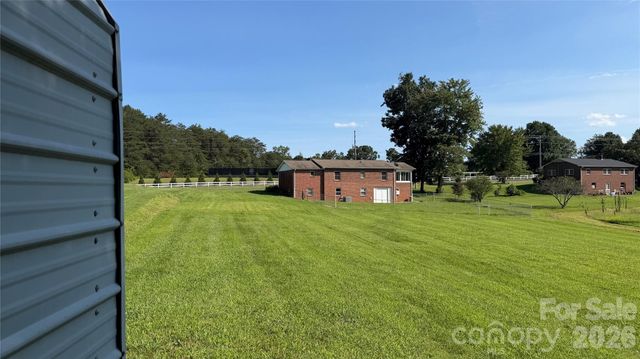 2372 Jamestown Road, Morganton, NC 28655