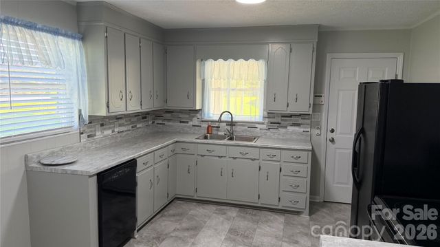 2372 Jamestown Road, Morganton, NC 28655