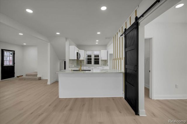 16864 Santa Rosa Drive, Detroit, MI 48221