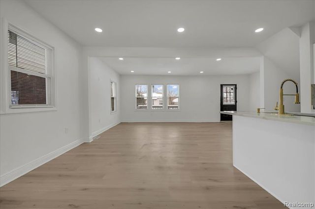 16864 Santa Rosa Drive, Detroit, MI 48221