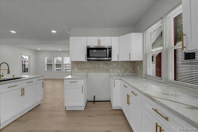 16864 Santa Rosa Drive, Detroit, MI 48221