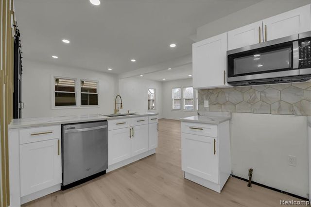 16864 Santa Rosa Drive, Detroit, MI 48221