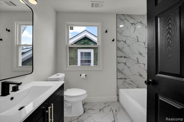 16864 Santa Rosa Drive, Detroit, MI 48221