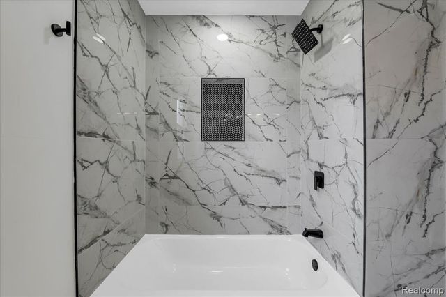 16864 Santa Rosa Drive, Detroit, MI 48221