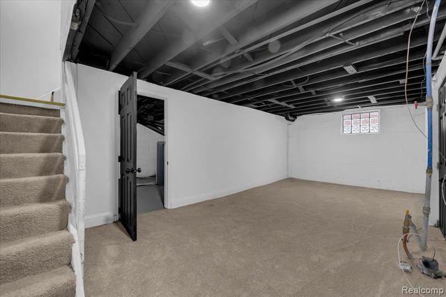 16864 Santa Rosa Drive, Detroit, MI 48221