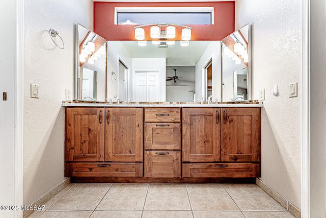 4049 S Via Del Picamaderos, Green Valley, AZ 85622