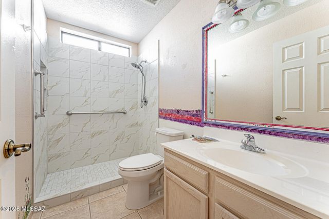 4049 S Via Del Picamaderos, Green Valley, AZ 85622