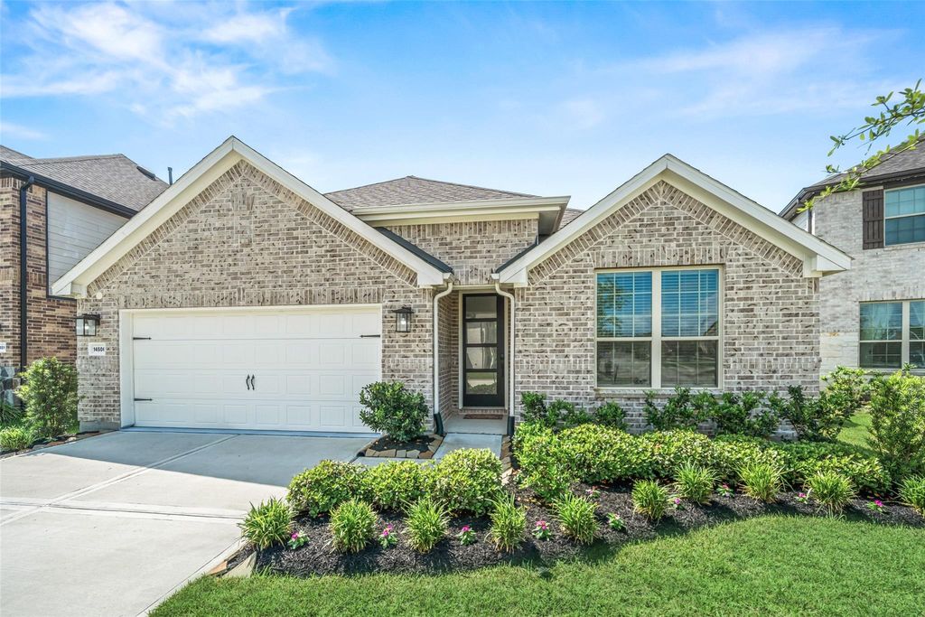 14506 Clementine Hall Drive, Conroe, TX 77302