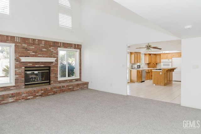 10506 Trophy Court, Bakersfield, CA 93312