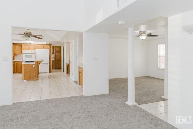 10506 Trophy Court, Bakersfield, CA 93312