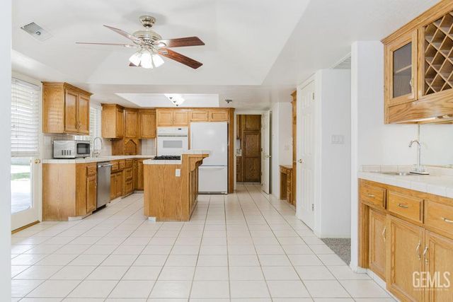 10506 Trophy Court, Bakersfield, CA 93312