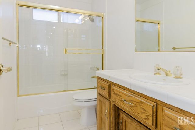 10506 Trophy Court, Bakersfield, CA 93312