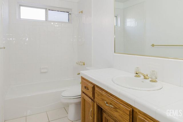 10506 Trophy Court, Bakersfield, CA 93312