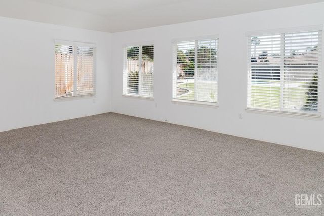 10506 Trophy Court, Bakersfield, CA 93312