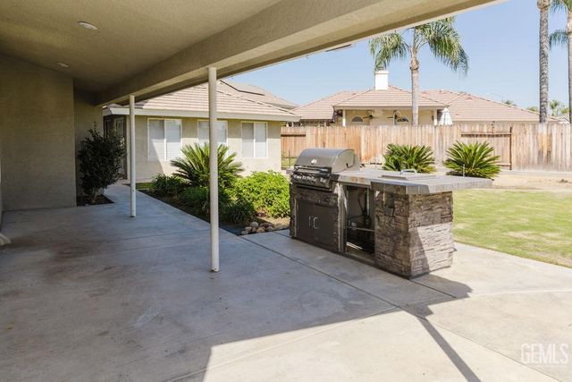 10506 Trophy Court, Bakersfield, CA 93312